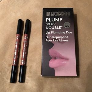 NEW Buxom plumping lip liner